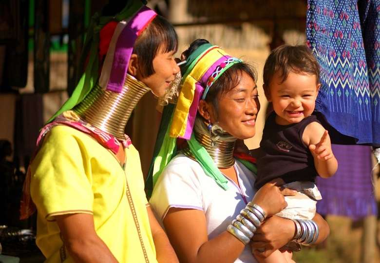 women of Padaung tribe