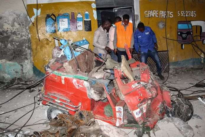 More than 100 dead in attacks on military bases in Somalia