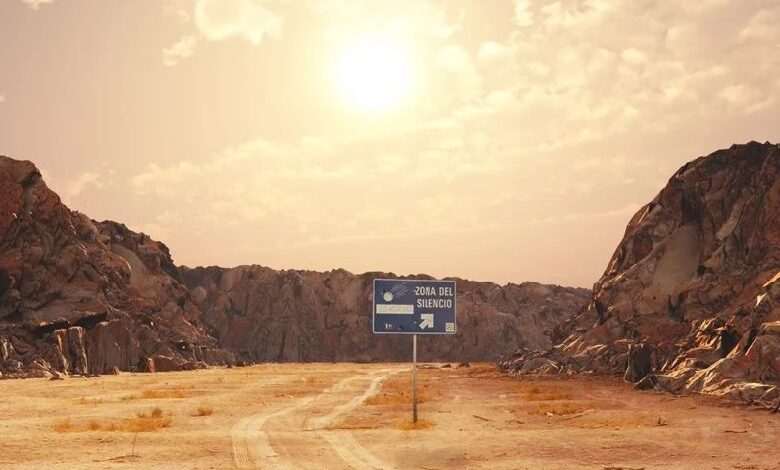 Zone of Silence: compasses go “crazy”, no signal and clocks stop working