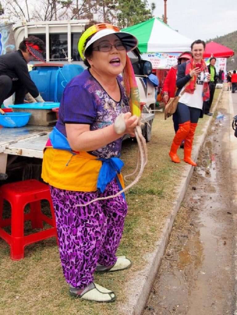 10 weird things in South Korea that surprise you
