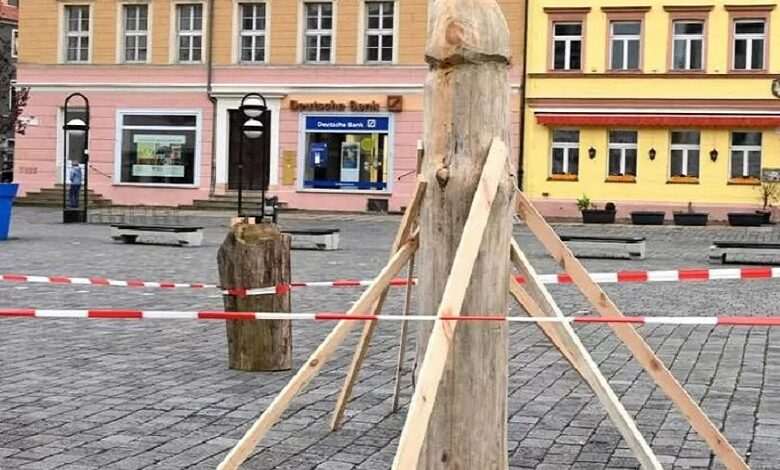 This German wooden asparagus statue raises eyebrow