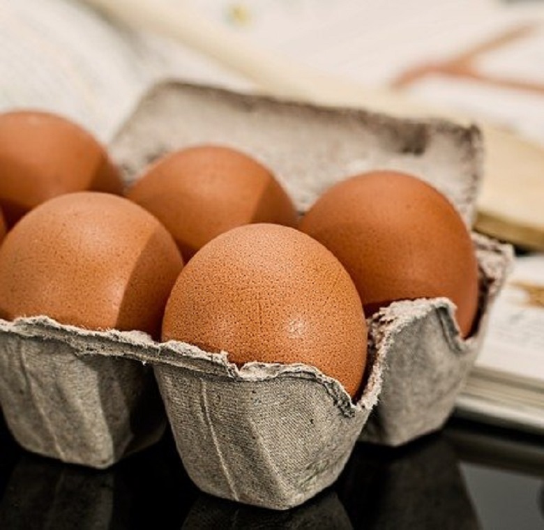 What happens to the body if you eat three eggs a day