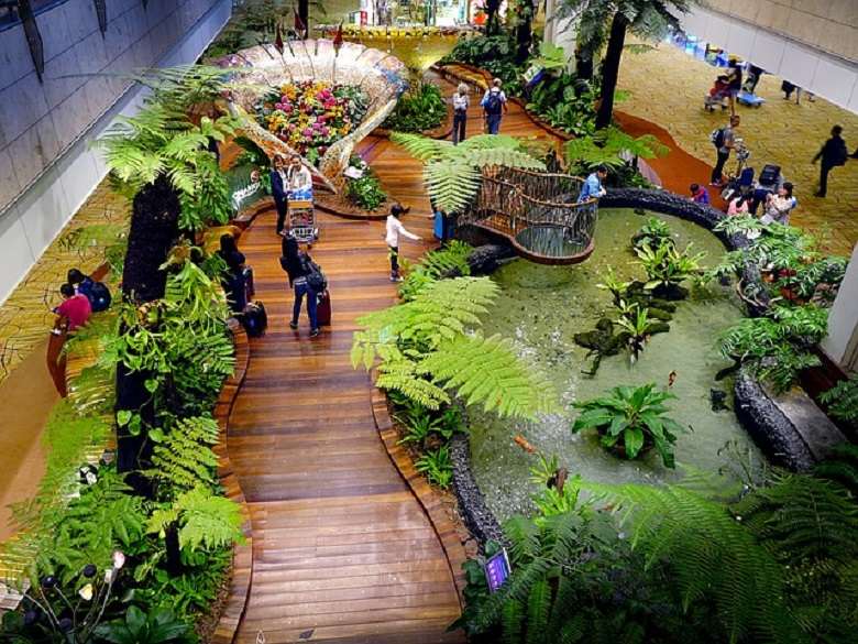 The top 5 beautiful  airports in the world