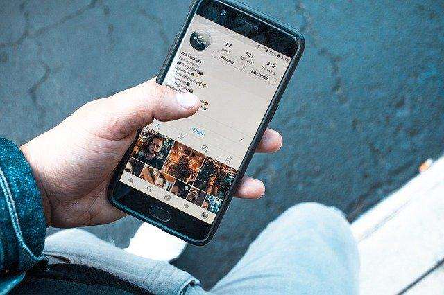 Hide like count on Instagram and Facebook
