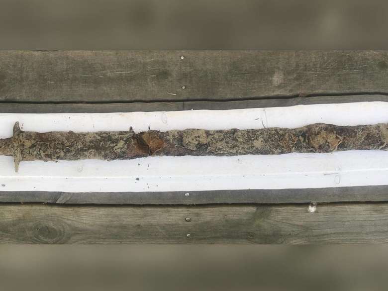 Unusual finds and discoveries in the lakes of the world