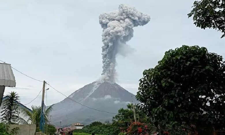 Indonesian volcano spews ash almost 3 kilometers high