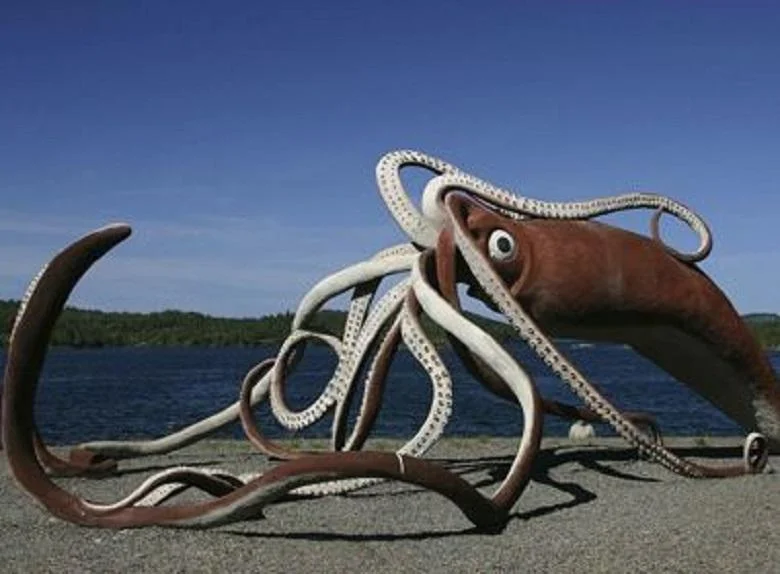 Giant animals in the history of the earth