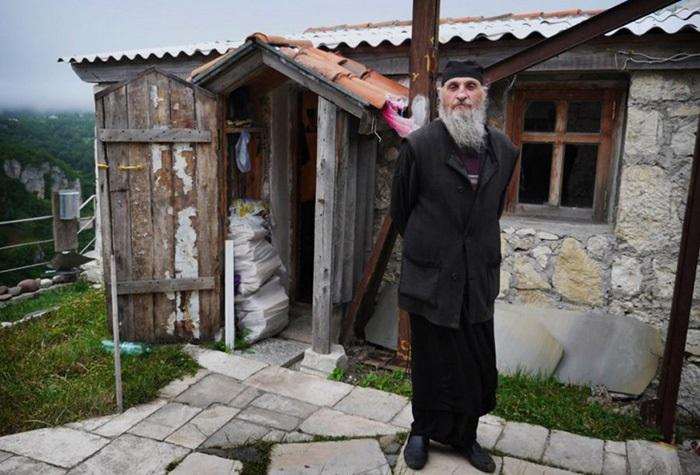 Monk Maxim Kavtaradze