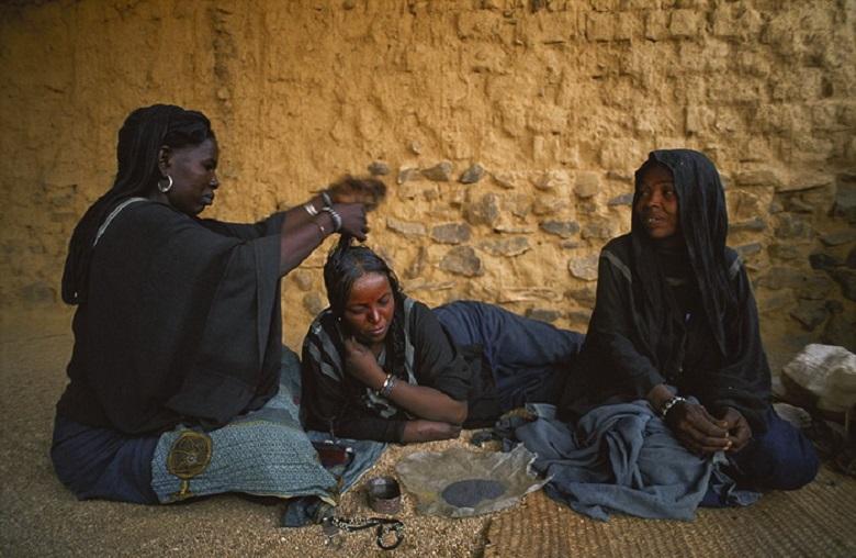 Tuareg women