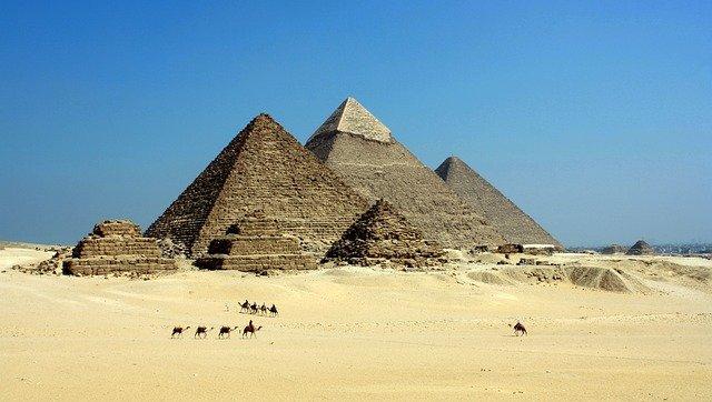 How the Egyptian pyramids were built: theories that modern scientists recognize