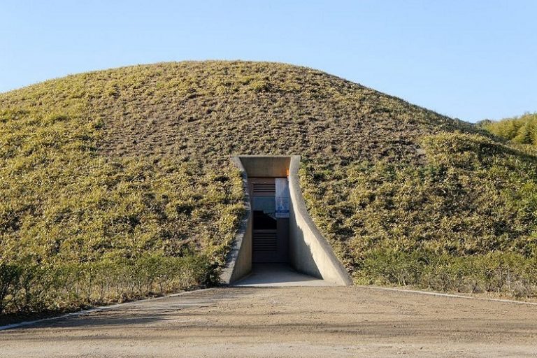 Keyhole tombs What ancient Japanese burial mounds hide Afrinik