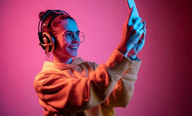 What others think of you when you upload selfies on social media