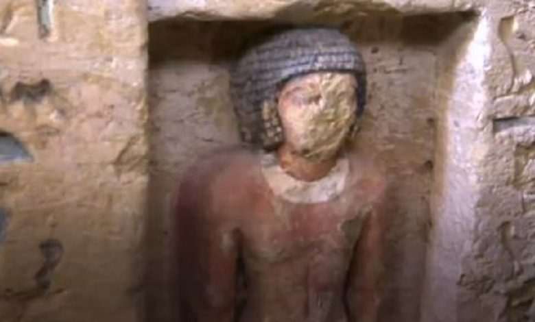 What hides in a 4,000 years priest’s tomb recently discovered in Egypt