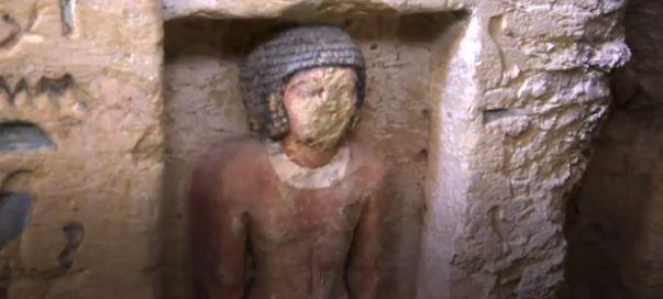 What hides in a 4,000 years priest’s tomb recently discovered in Egypt