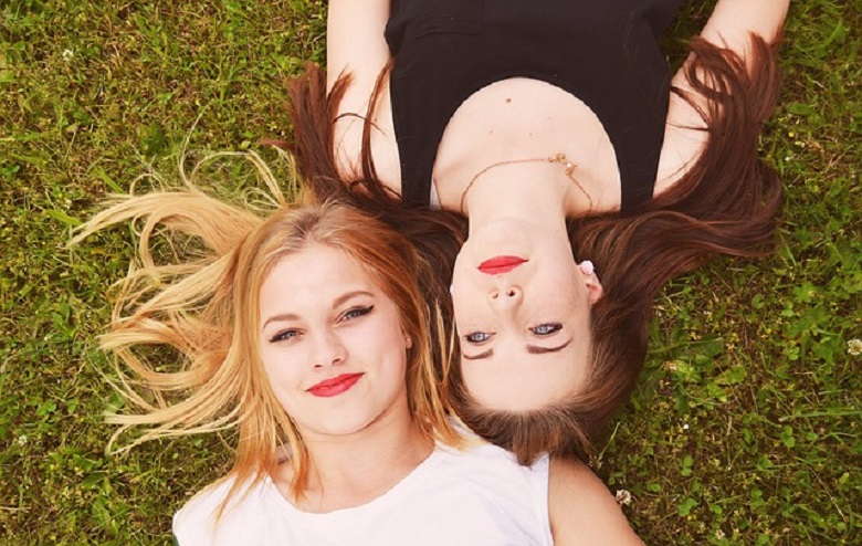 4 reasons we live in an unhappy friendship