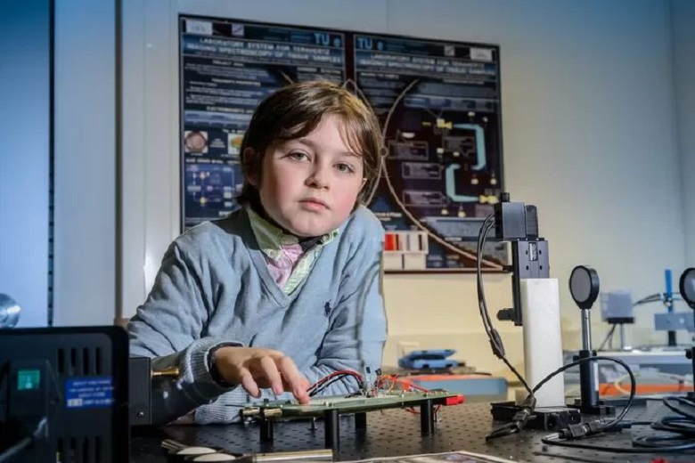 11-year-old Flemish-Dutch genius Laurent Simons