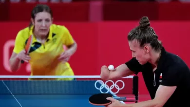 Table tennis star without a right-hand wins by a margin in first round