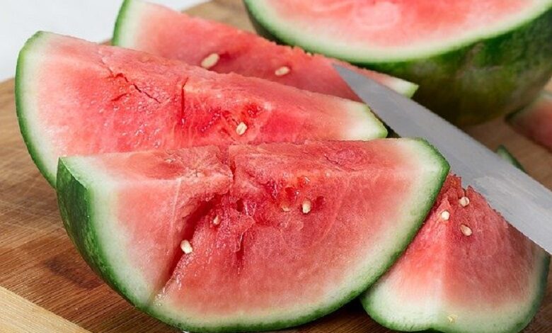 5 health benefits of watermelon that prove it's the perfect summer fruit