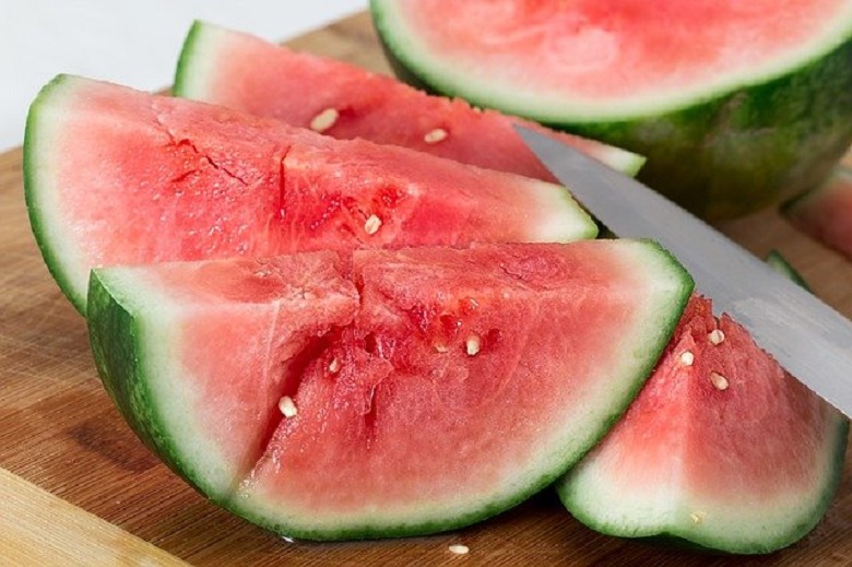 5 health benefits of watermelon that prove it's the perfect summer fruit