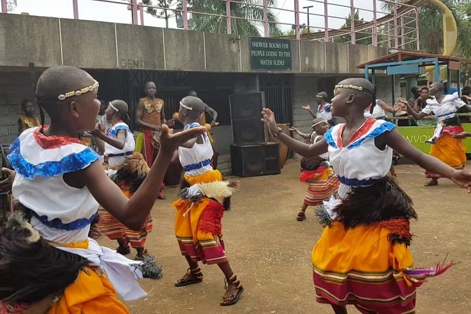 Nankasa, Baakisiimba, Muwogola dance
