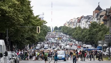 Anti-restriction protests in Berlin: 600 arrests, police officers injured - videos
