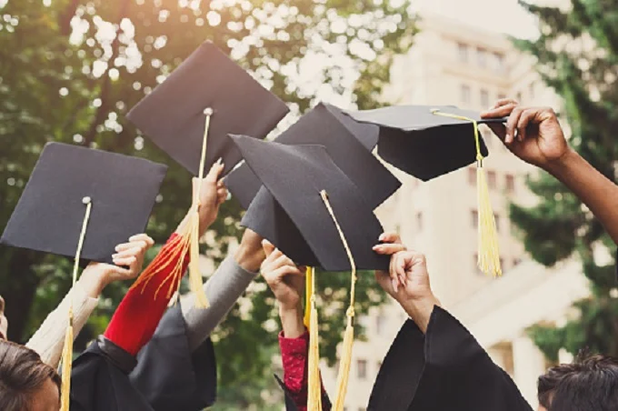 These are the 7 best decisions to make after college