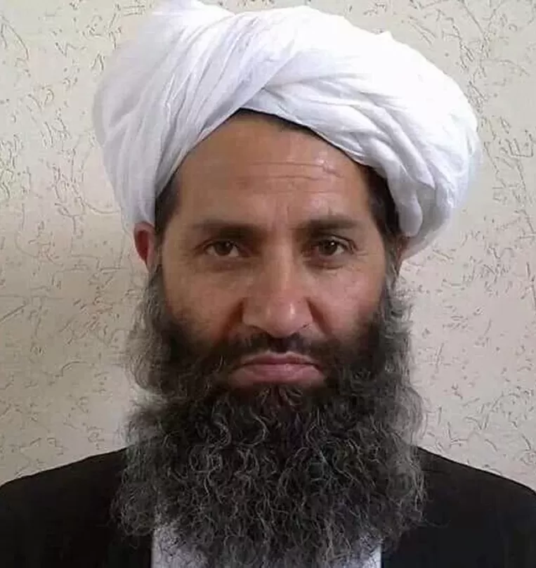 Since May 2016, Hibutallah Akhundzada (60) has been the Amir Al-Mu’minin or ‘absolute leader’ of the Taliban. Even a corona infection did not get him down for the time being.