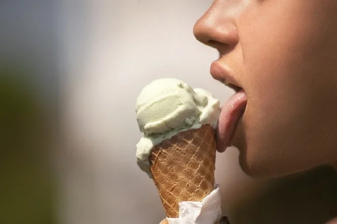 10 reasons why you need to eat ice cream every day