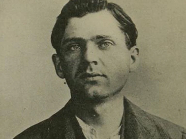 Leon Frank Czolgosz, the anarchist who assassinated the president of the United States, William McKinley in 1901, was executed in the electric chair.
