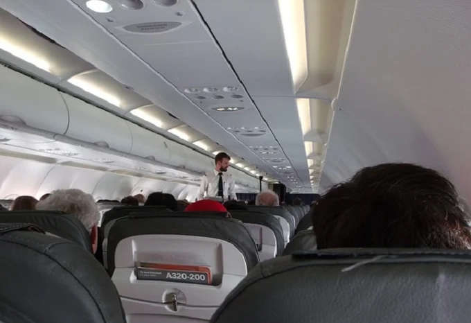 Unruly passengers on the flight: US flight attendants get self-defense course