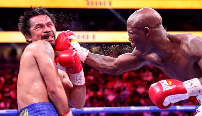 Ugas with a heavy right to Pacquaio’s jaw