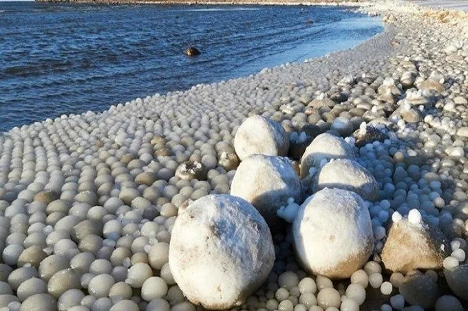 Ice balls in Finland