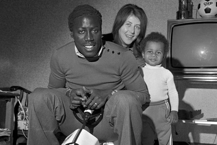 Jean-Pierre Adams, Bernadette his wife with and his child