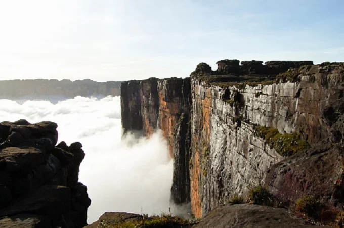 Why did the Indians consider Mount Roraima "the lost world of the Gods" and scientists a man-made pyramid