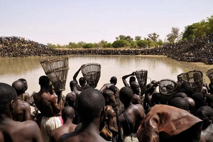 Antogo: The crazy fishing ritual in Mali