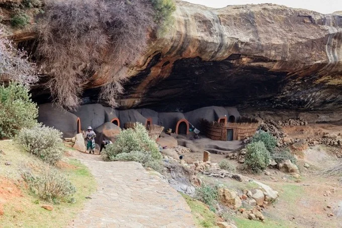 kome cave village and cannibalism 