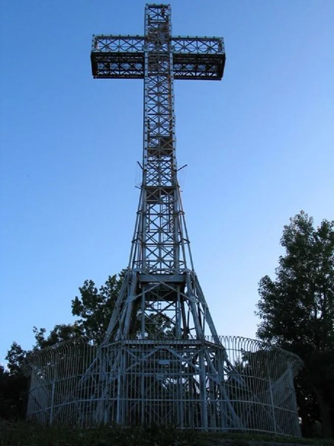 The new Mount Royal Cross