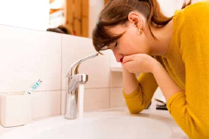 7 common causes of nausea and how to deal with it