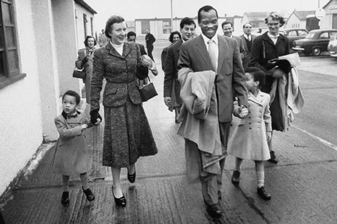 Ruth and Seretse with children