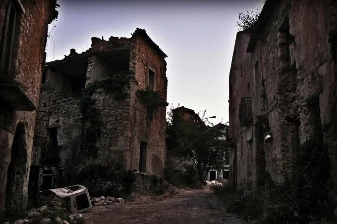 Romagnano al Monte, an Italian ghost town