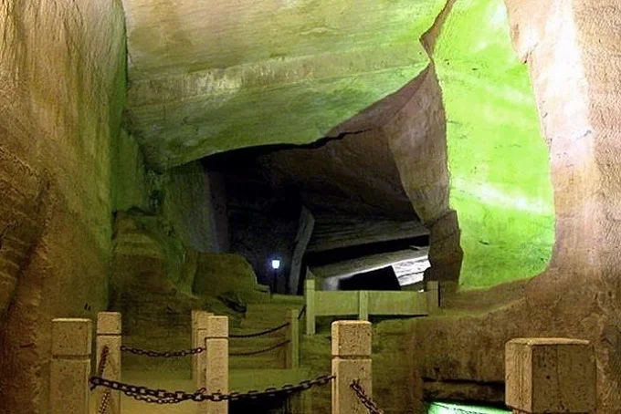 Huashan caves