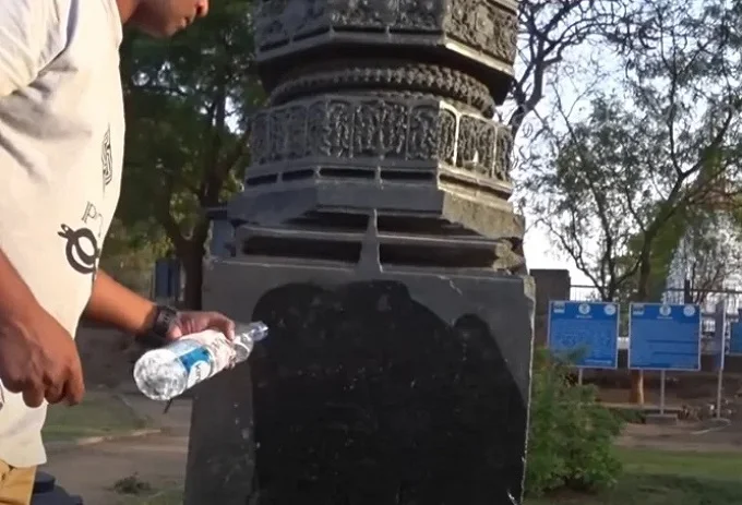 An Indian researcher showed with a good example how well the polishing of the pillar is