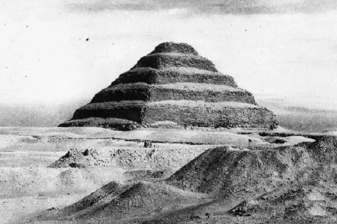 How were the Egyptian pyramids built?