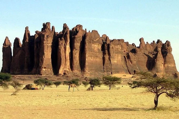 The plateau’s cliffs are a ridge of sandstone 