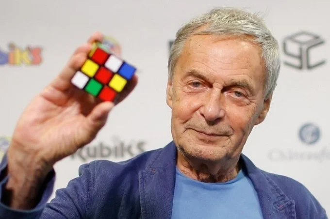 A diversion toy or what is the secret of the lasting glory of the Rubik’s cube