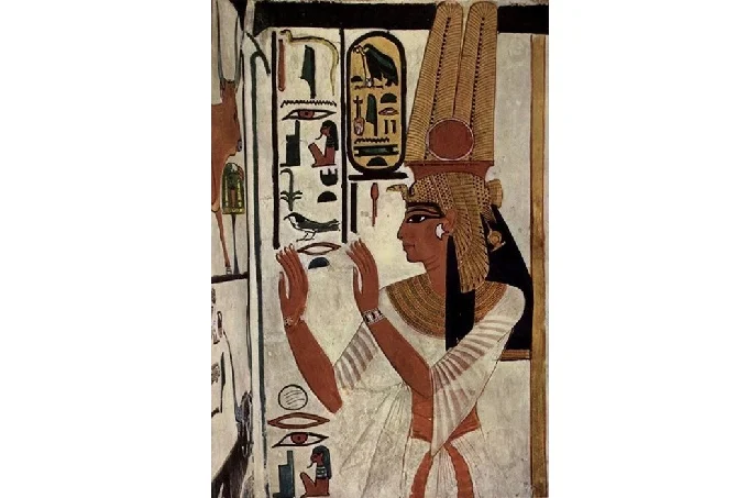 Painting of the Queen on the tomb's wall
