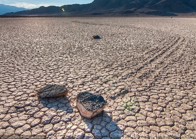Racetrack death valley: Why do the rocks of Death Valley move?