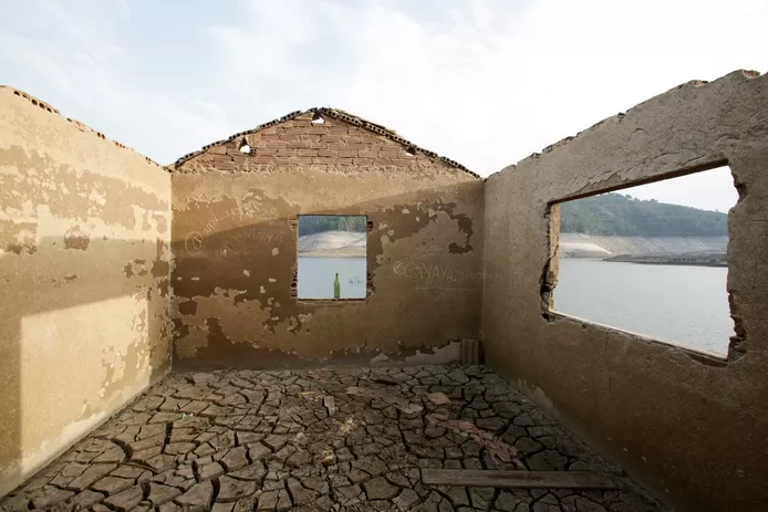 After 30 years, the Spanish ghost village is completely above water