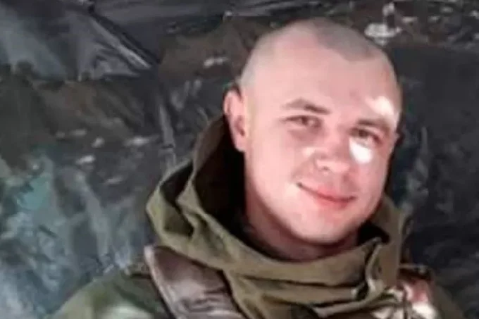 “Ukrainian Marine Blows Himself Up To Stop Russian Tanks”