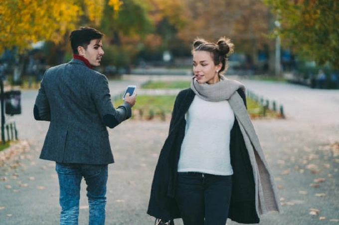 8 reasons you are feeling magnetically drawn to someone you barely know
